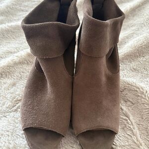 Woman’s Vince Camuto Peep-Toe Ankle Booties, Size 7.5